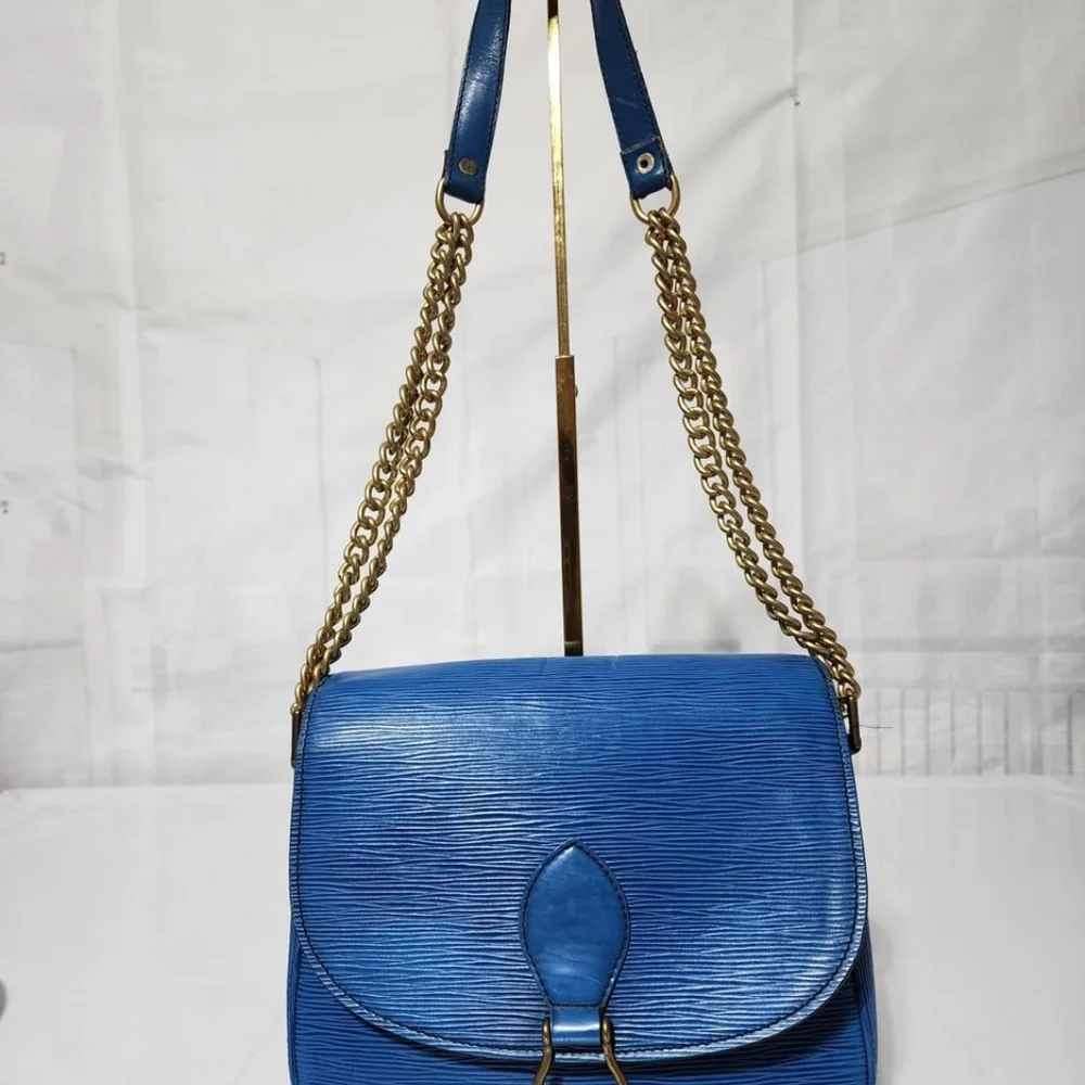Authentic LOUIS VUITTON Epi Saint Cloud GM Shoulder Bag Blue